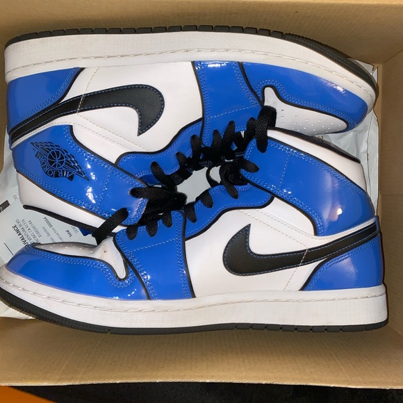 Jordan 1 Mid “Signal blue”. Worn but good condition - Picture 1 of 1